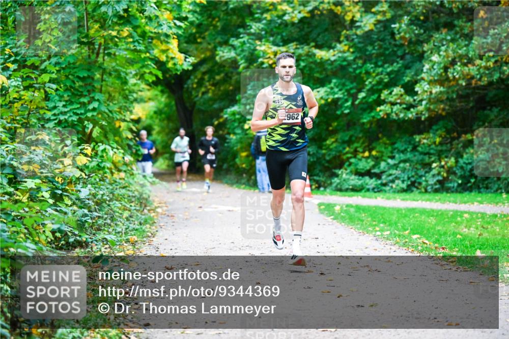 12.10.2025 - Bramfelder Halbmarathon 2025 Dr. Thomas Lammeyer http://msf.ph/oto/9344369 12.10.2025 10:08:58 Laufen 2962 meine-sportfotos.de