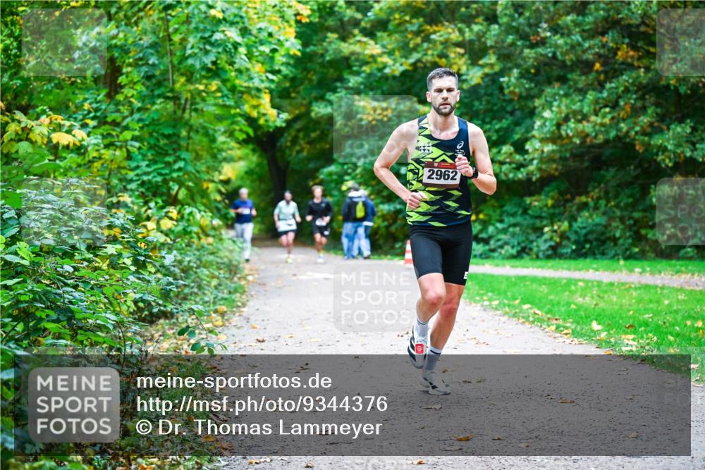 12.10.2025 - Bramfelder Halbmarathon 2025 Dr. Thomas Lammeyer http://msf.ph/oto/9344376 12.10.2025 10:08:59 Laufen 2962 meine-sportfotos.de