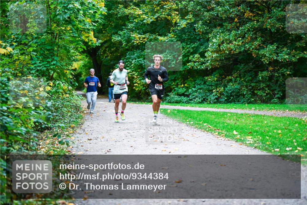 12.10.2025 - Bramfelder Halbmarathon 2025 Dr. Thomas Lammeyer http://msf.ph/oto/9344384 12.10.2025 10:09:03 Laufen 2840, 2751, 2549 meine-sportfotos.de