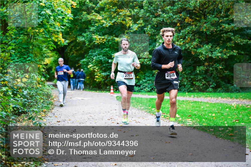 12.10.2025 - Bramfelder Halbmarathon 2025 Dr. Thomas Lammeyer http://msf.ph/oto/9344396 12.10.2025 10:09:05 Laufen 2840, 2751, 2549 meine-sportfotos.de