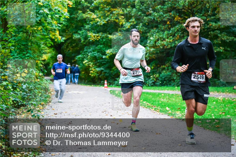 12.10.2025 - Bramfelder Halbmarathon 2025 Dr. Thomas Lammeyer http://msf.ph/oto/9344400 12.10.2025 10:09:06 Laufen 2840, 2751, 2549 meine-sportfotos.de