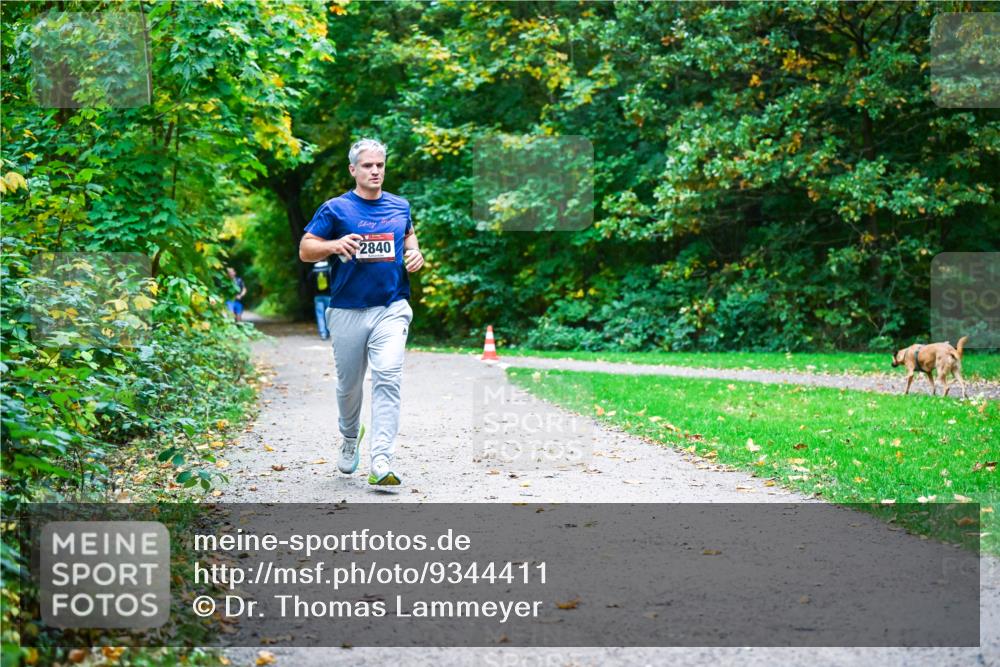 12.10.2025 - Bramfelder Halbmarathon 2025 Dr. Thomas Lammeyer http://msf.ph/oto/9344411 12.10.2025 10:09:08 Laufen 2840 meine-sportfotos.de