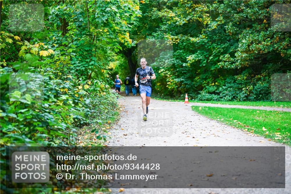 12.10.2025 - Bramfelder Halbmarathon 2025 Dr. Thomas Lammeyer http://msf.ph/oto/9344428 12.10.2025 10:09:16 Laufen 2969 meine-sportfotos.de
