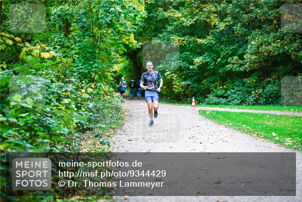 12.10.2025 - Bramfelder Halbmarathon 2025 Dr. Thomas Lammeyer http://msf.ph/oto/9344429 12.10.2025 10:09:16 Laufen 2969 meine-sportfotos.de