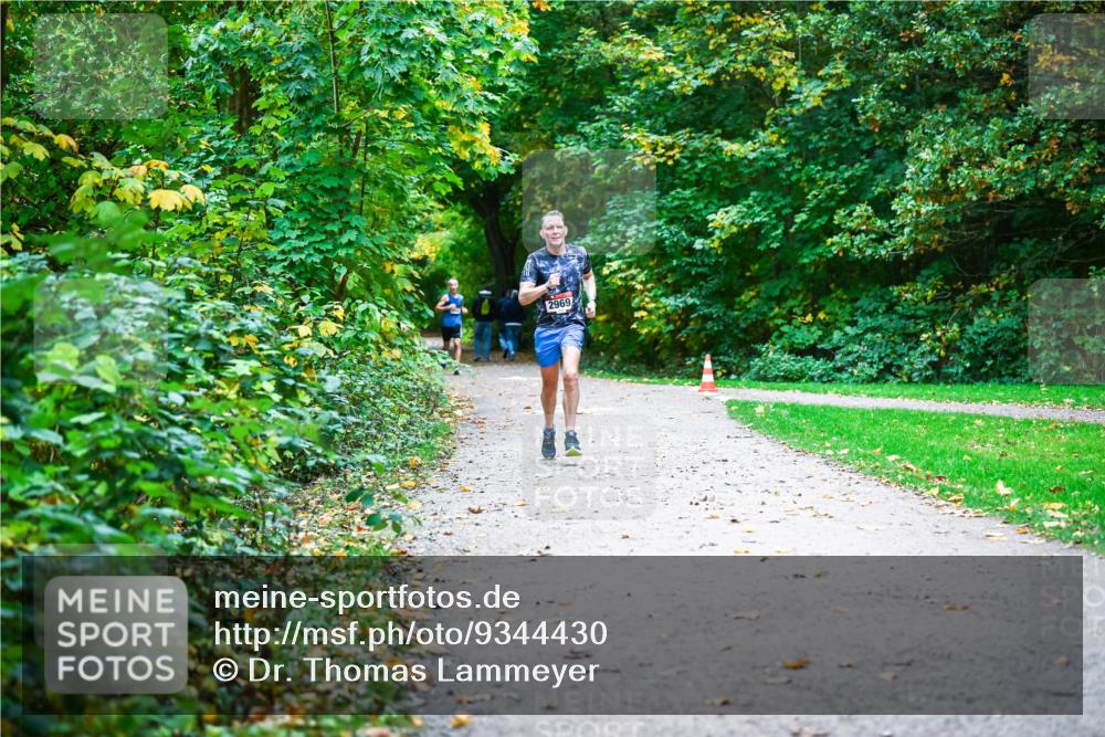 12.10.2025 - Bramfelder Halbmarathon 2025 Dr. Thomas Lammeyer http://msf.ph/oto/9344430 12.10.2025 10:09:16 Laufen 2969 meine-sportfotos.de