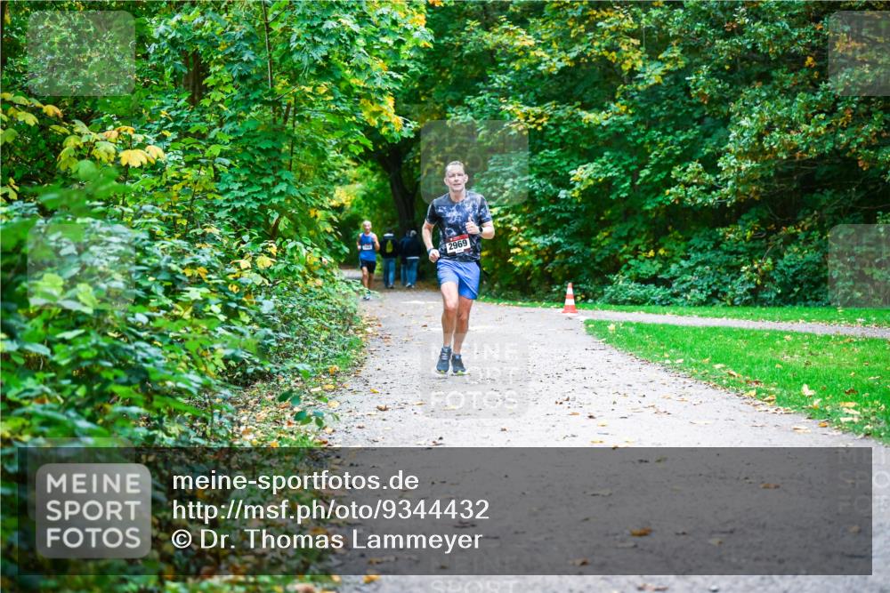 12.10.2025 - Bramfelder Halbmarathon 2025 Dr. Thomas Lammeyer http://msf.ph/oto/9344432 12.10.2025 10:09:16 Laufen 2969 meine-sportfotos.de