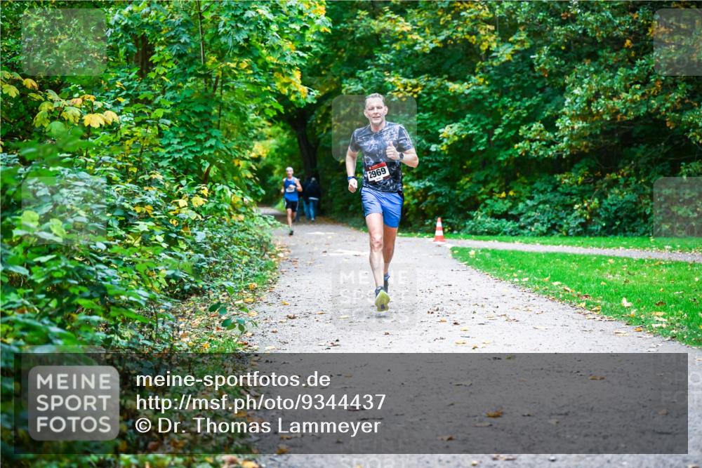 12.10.2025 - Bramfelder Halbmarathon 2025 Dr. Thomas Lammeyer http://msf.ph/oto/9344437 12.10.2025 10:09:17 Laufen 2969 meine-sportfotos.de