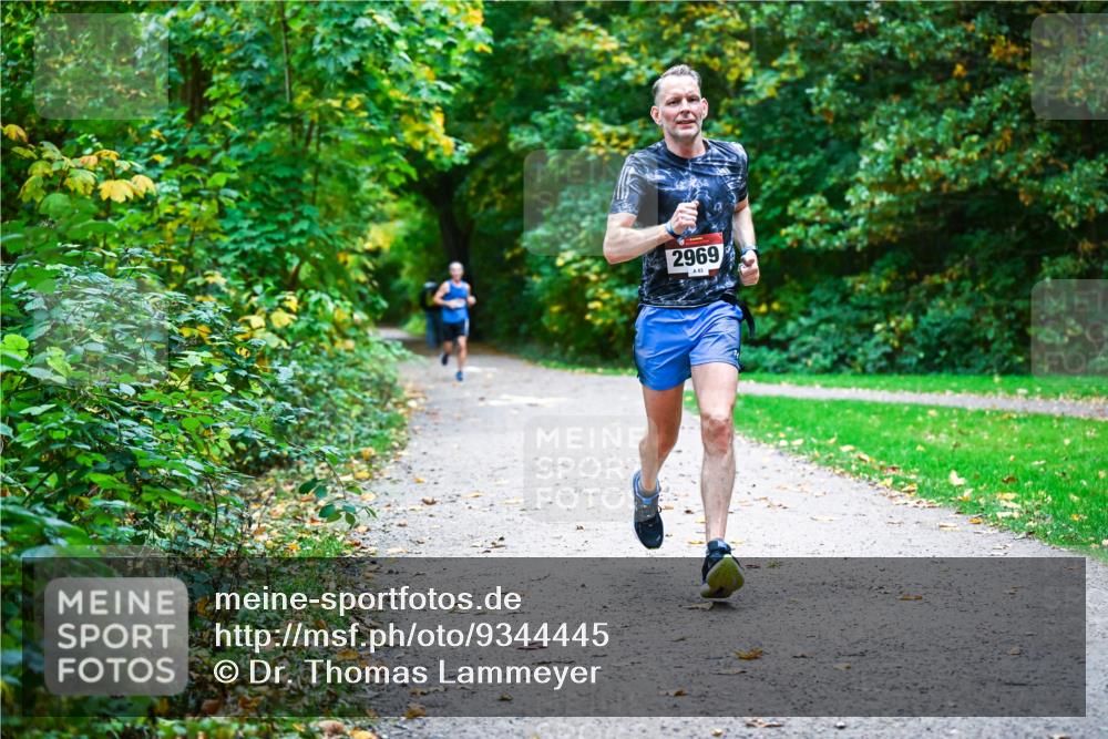 12.10.2025 - Bramfelder Halbmarathon 2025 Dr. Thomas Lammeyer http://msf.ph/oto/9344445 12.10.2025 10:09:18 Laufen 2969, 83 meine-sportfotos.de
