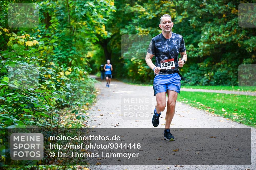 12.10.2025 - Bramfelder Halbmarathon 2025 Dr. Thomas Lammeyer http://msf.ph/oto/9344446 12.10.2025 10:09:18 Laufen 2969, 83 meine-sportfotos.de