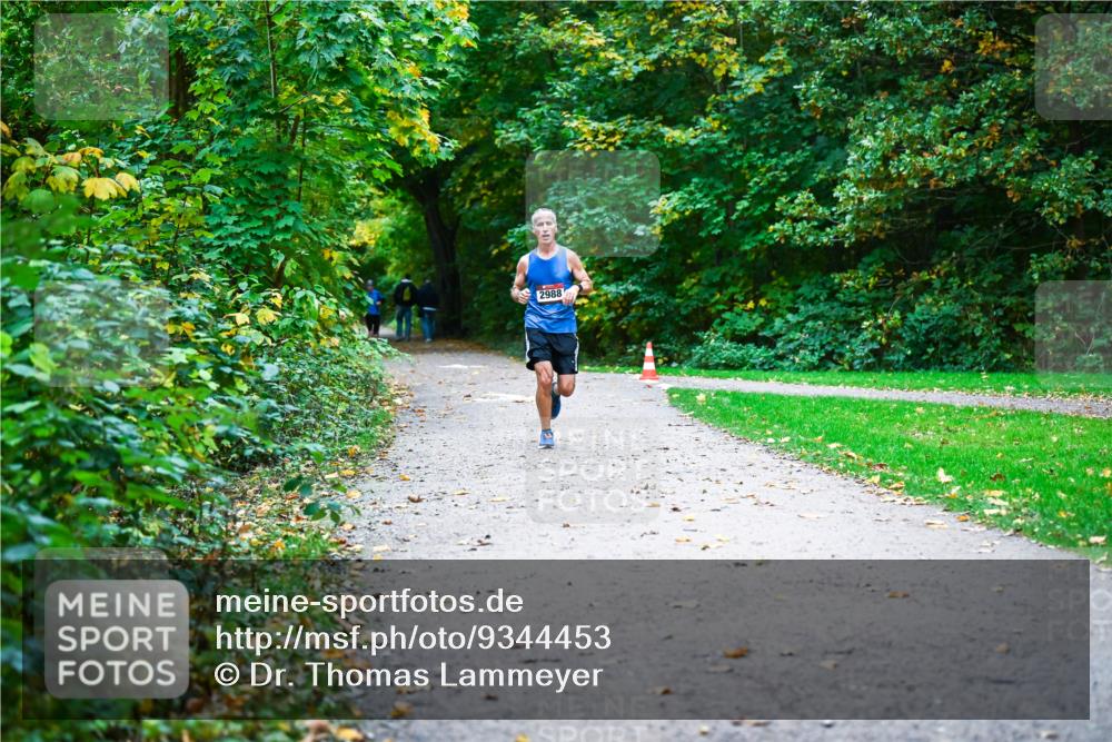 12.10.2025 - Bramfelder Halbmarathon 2025 Dr. Thomas Lammeyer http://msf.ph/oto/9344453 12.10.2025 10:09:23 Laufen 2988 meine-sportfotos.de