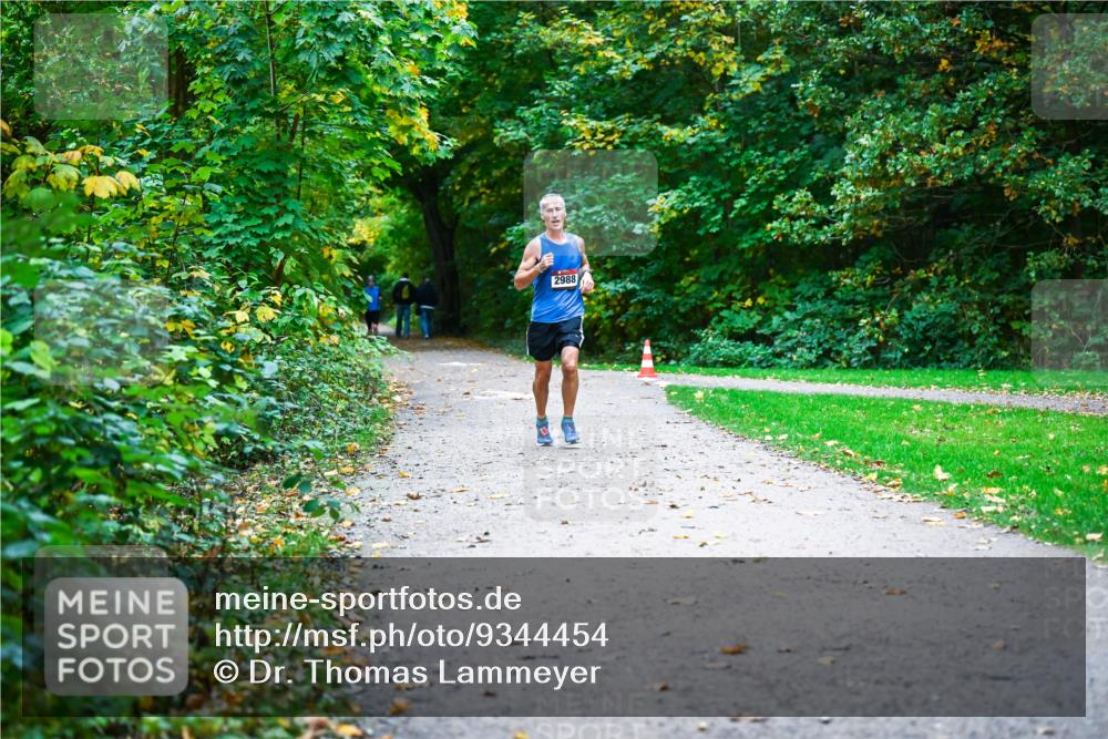 12.10.2025 - Bramfelder Halbmarathon 2025 Dr. Thomas Lammeyer http://msf.ph/oto/9344454 12.10.2025 10:09:23 Laufen 2988 meine-sportfotos.de