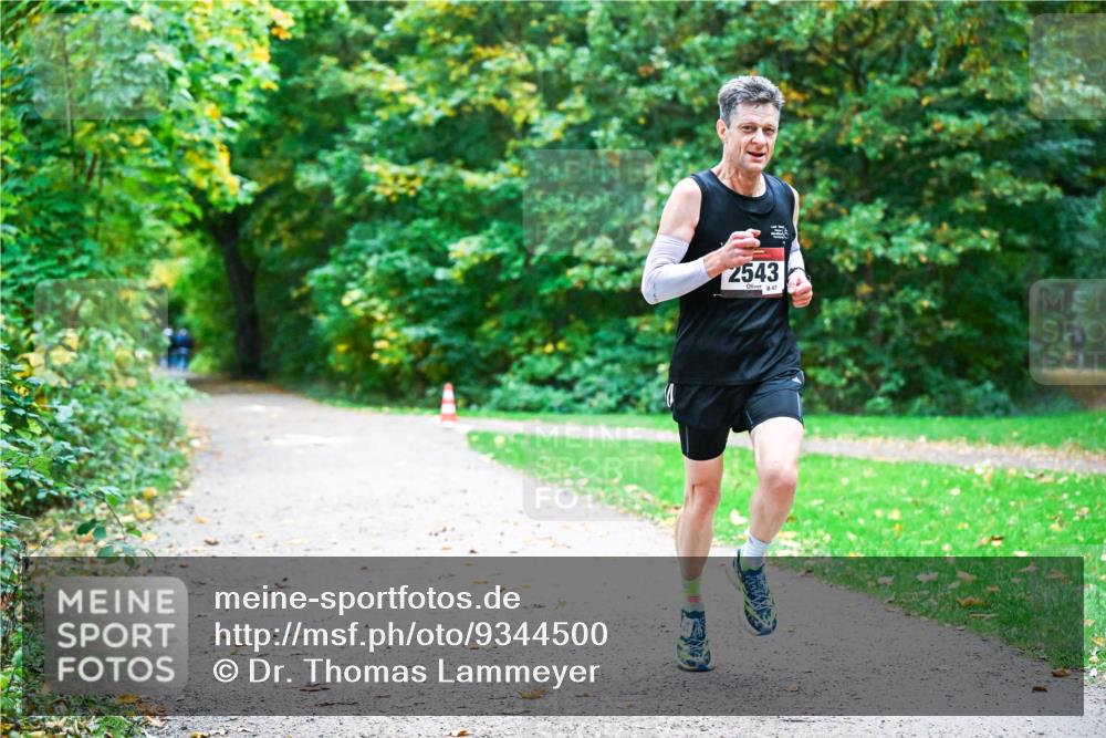 12.10.2025 - Bramfelder Halbmarathon 2025 Dr. Thomas Lammeyer http://msf.ph/oto/9344500 12.10.2025 10:09:49 Laufen 2543, 47 meine-sportfotos.de