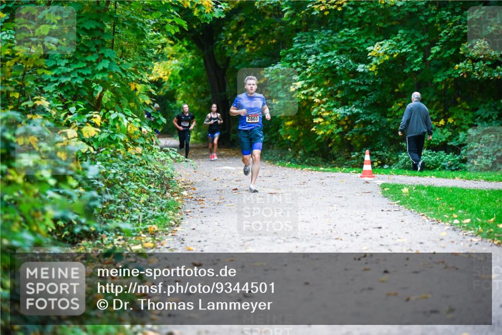 12.10.2025 - Bramfelder Halbmarathon 2025 Dr. Thomas Lammeyer http://msf.ph/oto/9344501 12.10.2025 10:10:51 Laufen 2803 meine-sportfotos.de