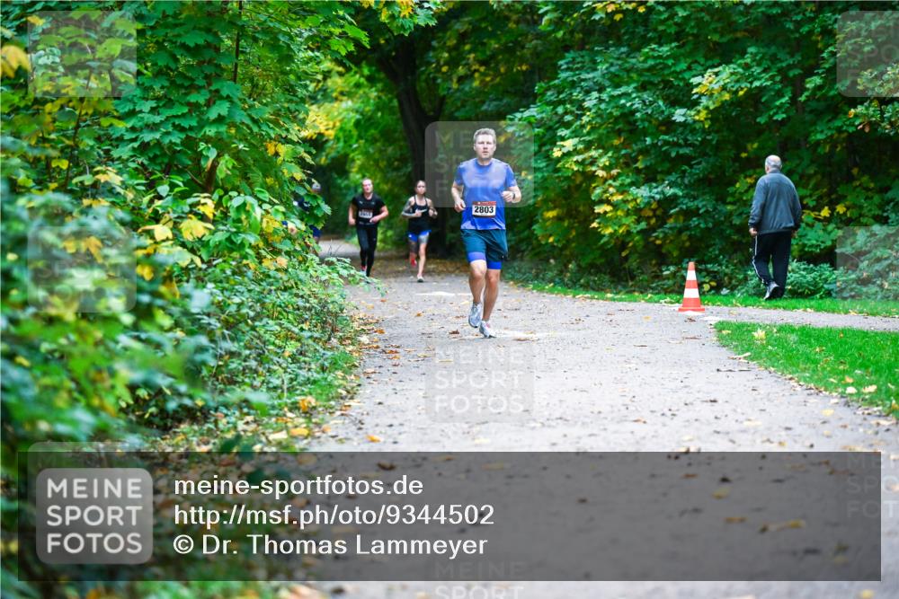 12.10.2025 - Bramfelder Halbmarathon 2025 Dr. Thomas Lammeyer http://msf.ph/oto/9344502 12.10.2025 10:10:51 Laufen 2803 meine-sportfotos.de