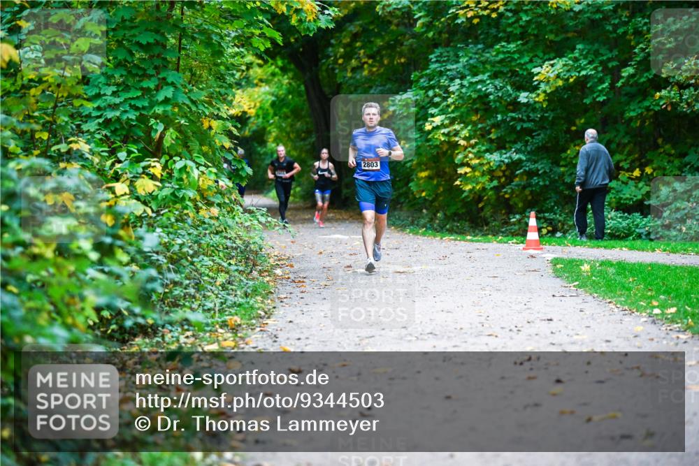12.10.2025 - Bramfelder Halbmarathon 2025 Dr. Thomas Lammeyer http://msf.ph/oto/9344503 12.10.2025 10:10:51 Laufen 2803 meine-sportfotos.de