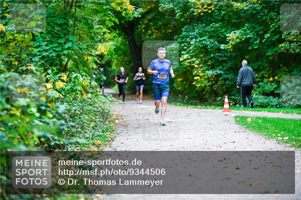 12.10.2025 - Bramfelder Halbmarathon 2025 Dr. Thomas Lammeyer http://msf.ph/oto/9344506 12.10.2025 10:10:51 Laufen 2803 meine-sportfotos.de