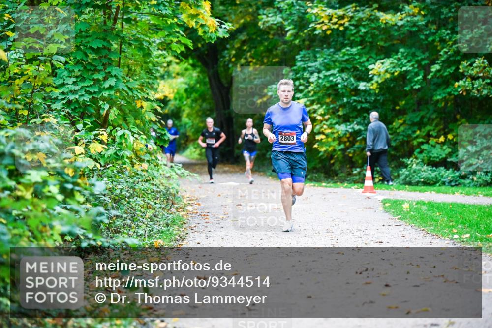 12.10.2025 - Bramfelder Halbmarathon 2025 Dr. Thomas Lammeyer http://msf.ph/oto/9344514 12.10.2025 10:10:52 Laufen 2803 meine-sportfotos.de