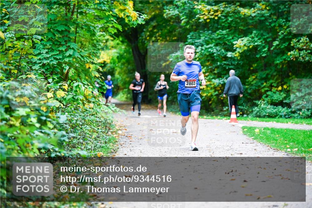 12.10.2025 - Bramfelder Halbmarathon 2025 Dr. Thomas Lammeyer http://msf.ph/oto/9344516 12.10.2025 10:10:53 Laufen 2803 meine-sportfotos.de