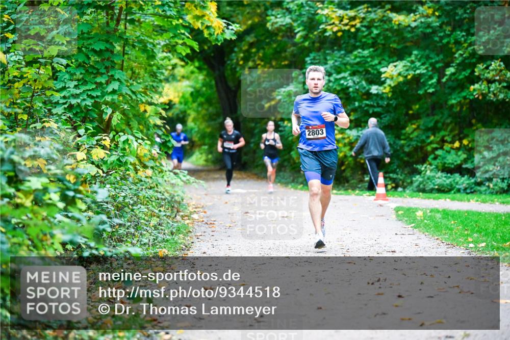 12.10.2025 - Bramfelder Halbmarathon 2025 Dr. Thomas Lammeyer http://msf.ph/oto/9344518 12.10.2025 10:10:53 Laufen 2803 meine-sportfotos.de