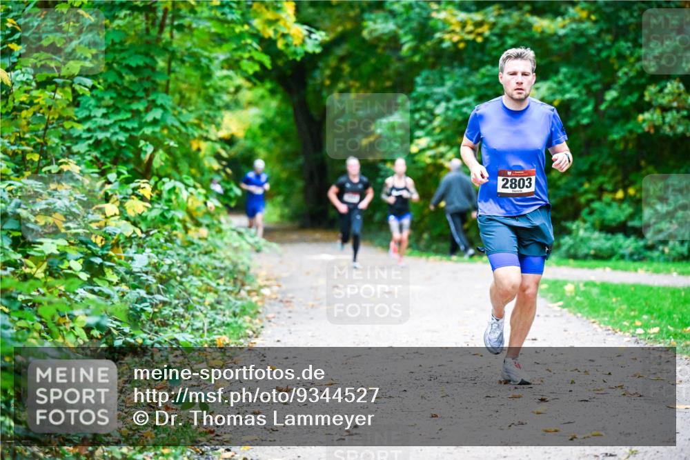 12.10.2025 - Bramfelder Halbmarathon 2025 Dr. Thomas Lammeyer http://msf.ph/oto/9344527 12.10.2025 10:10:54 Laufen 2803 meine-sportfotos.de