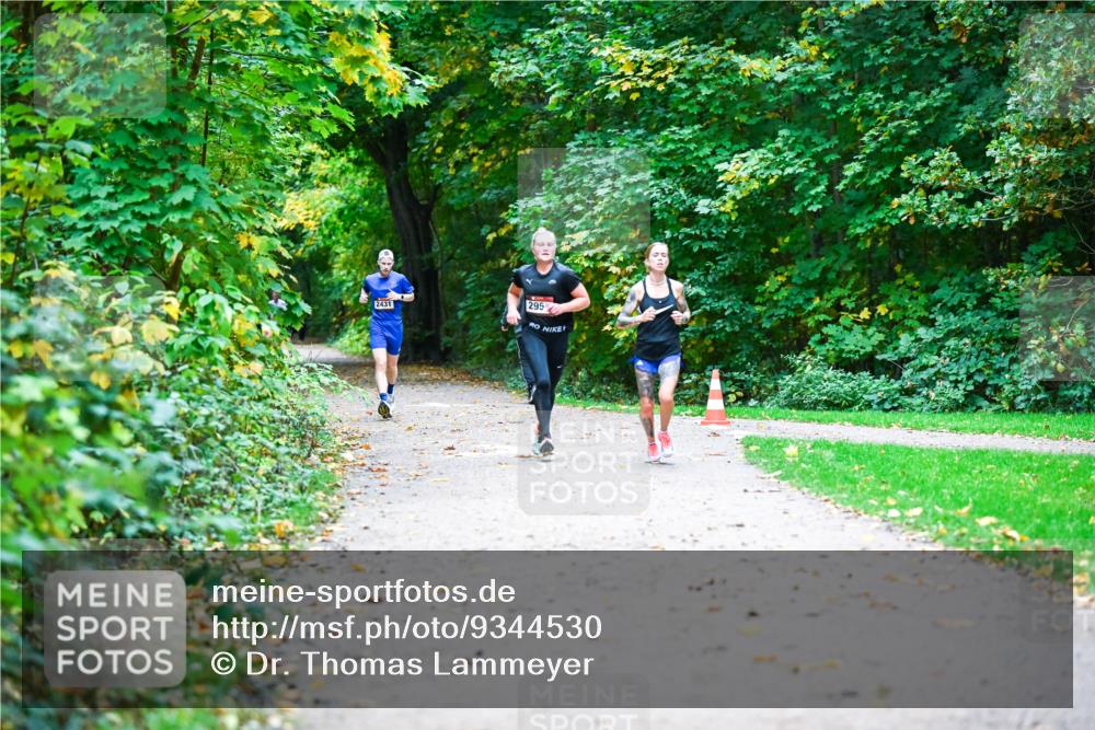 12.10.2025 - Bramfelder Halbmarathon 2025 Dr. Thomas Lammeyer http://msf.ph/oto/9344530 12.10.2025 10:10:56 Laufen 2431, 295 meine-sportfotos.de