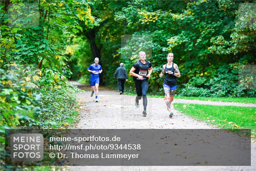 12.10.2025 - Bramfelder Halbmarathon 2025 Dr. Thomas Lammeyer http://msf.ph/oto/9344538 12.10.2025 10:10:58 Laufen 2955 meine-sportfotos.de