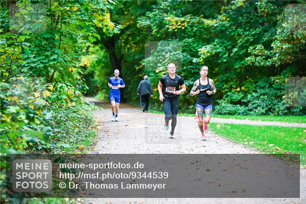 12.10.2025 - Bramfelder Halbmarathon 2025 Dr. Thomas Lammeyer http://msf.ph/oto/9344539 12.10.2025 10:10:58 Laufen 2955, 2431 meine-sportfotos.de