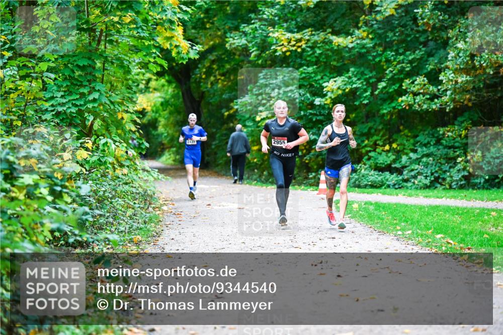 12.10.2025 - Bramfelder Halbmarathon 2025 Dr. Thomas Lammeyer http://msf.ph/oto/9344540 12.10.2025 10:10:58 Laufen 2955 meine-sportfotos.de