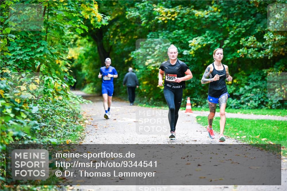 12.10.2025 - Bramfelder Halbmarathon 2025 Dr. Thomas Lammeyer http://msf.ph/oto/9344541 12.10.2025 10:10:59 Laufen 2431, 2955 meine-sportfotos.de