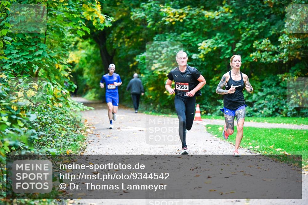 12.10.2025 - Bramfelder Halbmarathon 2025 Dr. Thomas Lammeyer http://msf.ph/oto/9344542 12.10.2025 10:10:59 Laufen 2431, 2955 meine-sportfotos.de