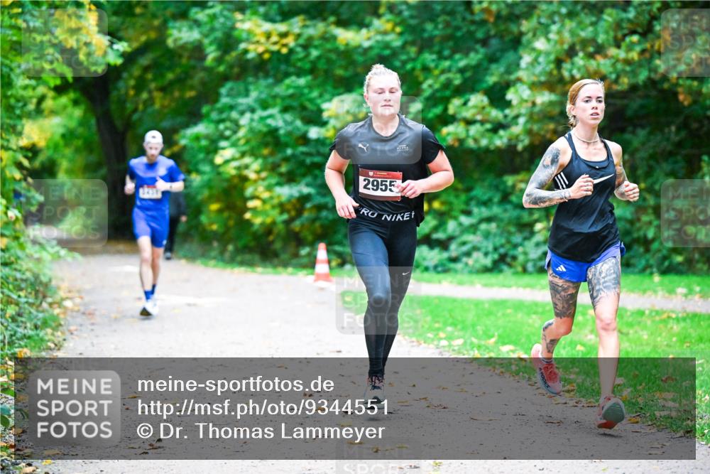 12.10.2025 - Bramfelder Halbmarathon 2025 Dr. Thomas Lammeyer http://msf.ph/oto/9344551 12.10.2025 10:11:00 Laufen 2955 meine-sportfotos.de