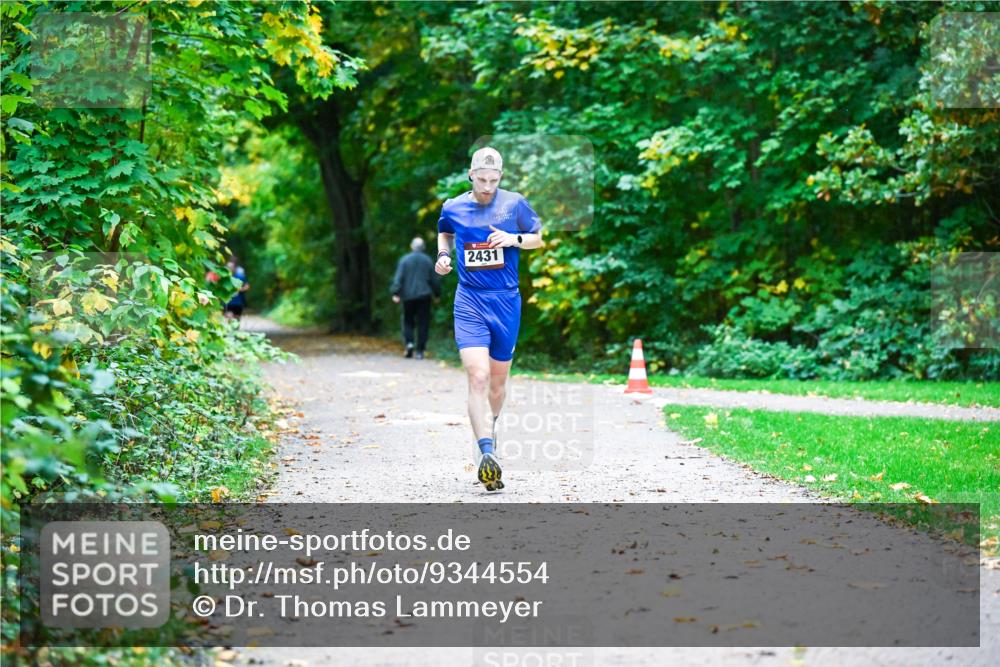 12.10.2025 - Bramfelder Halbmarathon 2025 Dr. Thomas Lammeyer http://msf.ph/oto/9344554 12.10.2025 10:11:01 Laufen 2431 meine-sportfotos.de