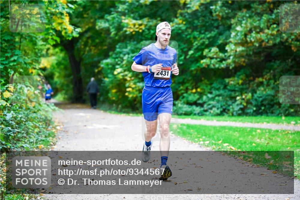 12.10.2025 - Bramfelder Halbmarathon 2025 Dr. Thomas Lammeyer http://msf.ph/oto/9344567 12.10.2025 10:11:03 Laufen 2431 meine-sportfotos.de