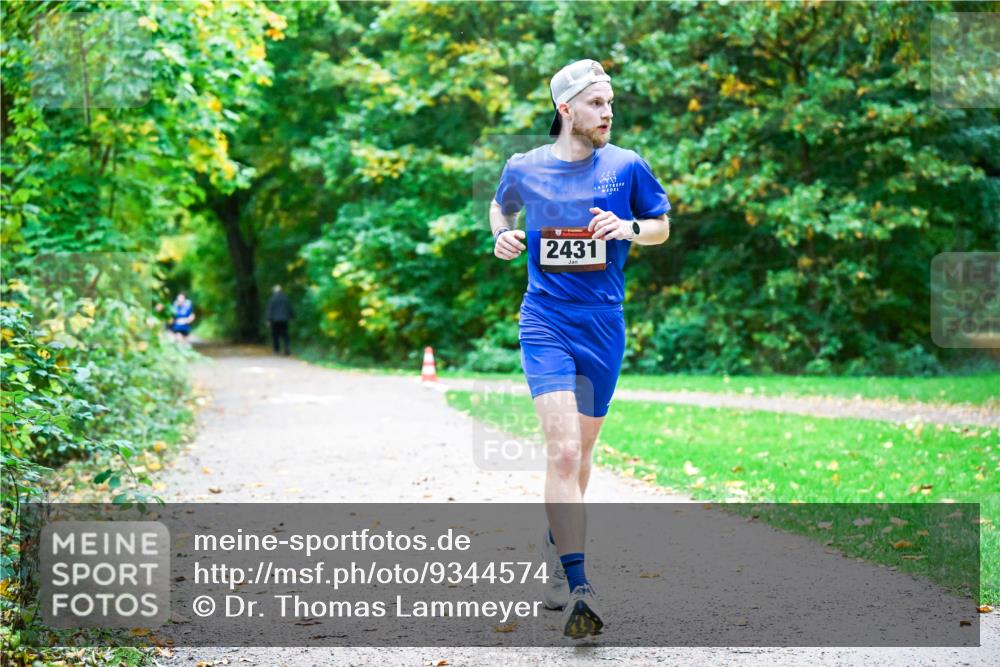 12.10.2025 - Bramfelder Halbmarathon 2025 Dr. Thomas Lammeyer http://msf.ph/oto/9344574 12.10.2025 10:11:04 Laufen 2431 meine-sportfotos.de