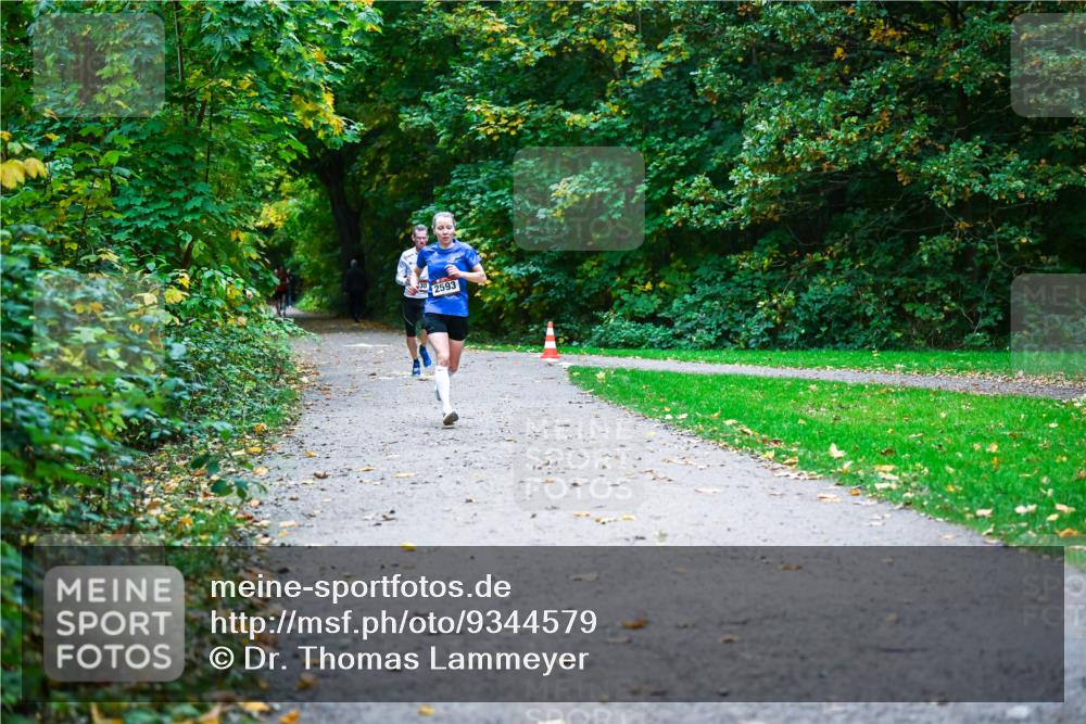 12.10.2025 - Bramfelder Halbmarathon 2025 Dr. Thomas Lammeyer http://msf.ph/oto/9344579 12.10.2025 10:11:12 Laufen 302593 meine-sportfotos.de