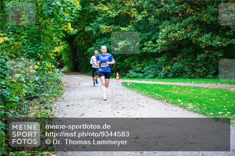 12.10.2025 - Bramfelder Halbmarathon 2025 Dr. Thomas Lammeyer http://msf.ph/oto/9344583 12.10.2025 10:11:12 Laufen 2593 meine-sportfotos.de