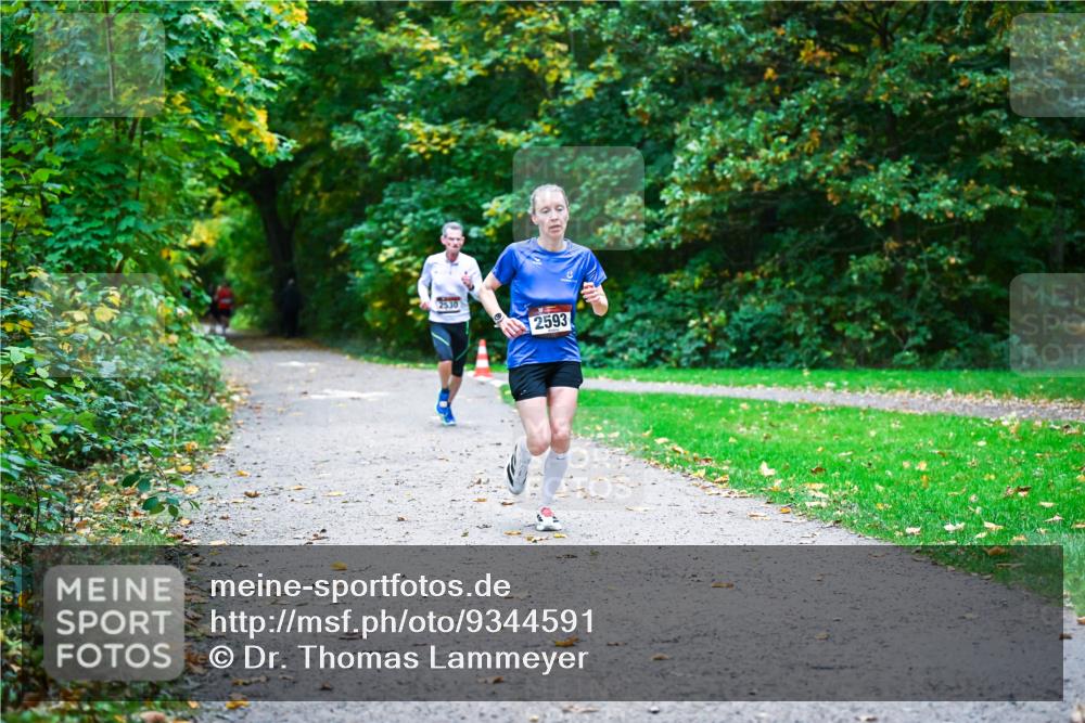 12.10.2025 - Bramfelder Halbmarathon 2025 Dr. Thomas Lammeyer http://msf.ph/oto/9344591 12.10.2025 10:11:14 Laufen 2530, 2593 meine-sportfotos.de