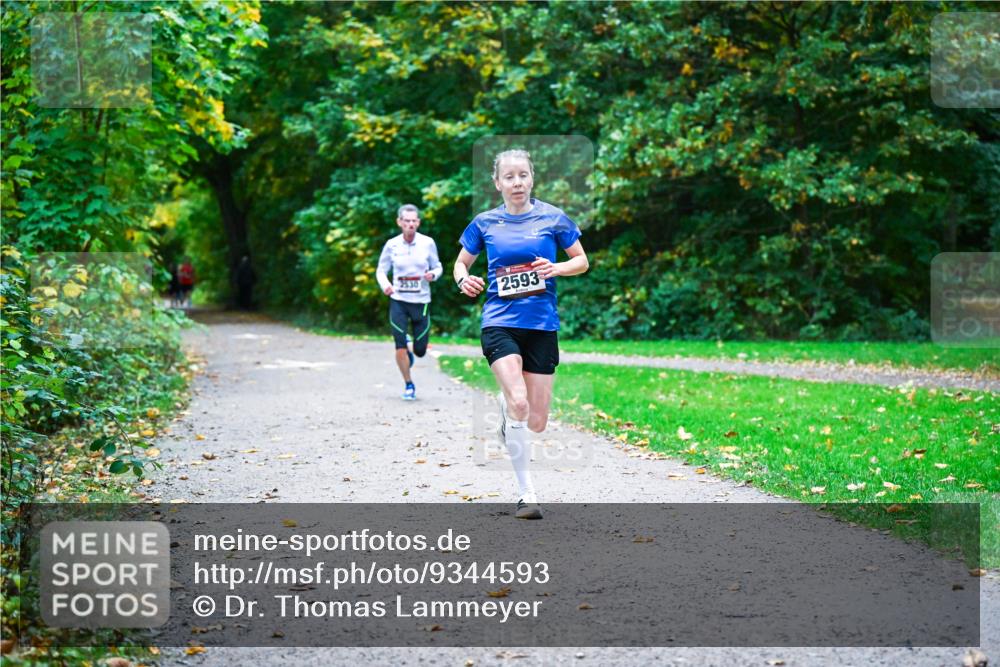 12.10.2025 - Bramfelder Halbmarathon 2025 Dr. Thomas Lammeyer http://msf.ph/oto/9344593 12.10.2025 10:11:14 Laufen 2530, 2593 meine-sportfotos.de