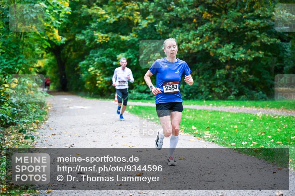 12.10.2025 - Bramfelder Halbmarathon 2025 Dr. Thomas Lammeyer http://msf.ph/oto/9344596 12.10.2025 10:11:14 Laufen 2593 meine-sportfotos.de