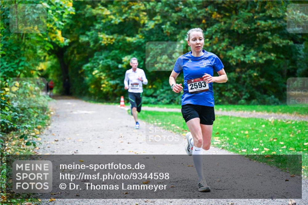12.10.2025 - Bramfelder Halbmarathon 2025 Dr. Thomas Lammeyer http://msf.ph/oto/9344598 12.10.2025 10:11:14 Laufen 2593 meine-sportfotos.de