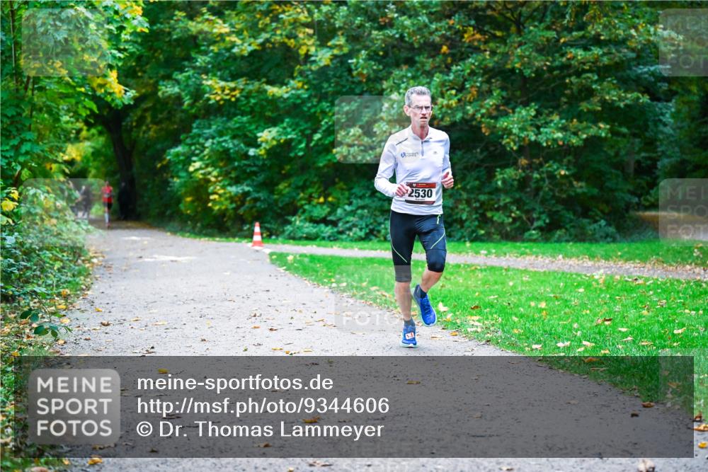 12.10.2025 - Bramfelder Halbmarathon 2025 Dr. Thomas Lammeyer http://msf.ph/oto/9344606 12.10.2025 10:11:16 Laufen 2530 meine-sportfotos.de