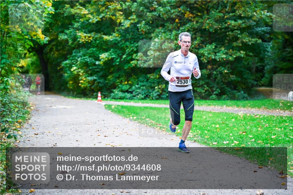 12.10.2025 - Bramfelder Halbmarathon 2025 Dr. Thomas Lammeyer http://msf.ph/oto/9344608 12.10.2025 10:11:16 Laufen 2530 meine-sportfotos.de