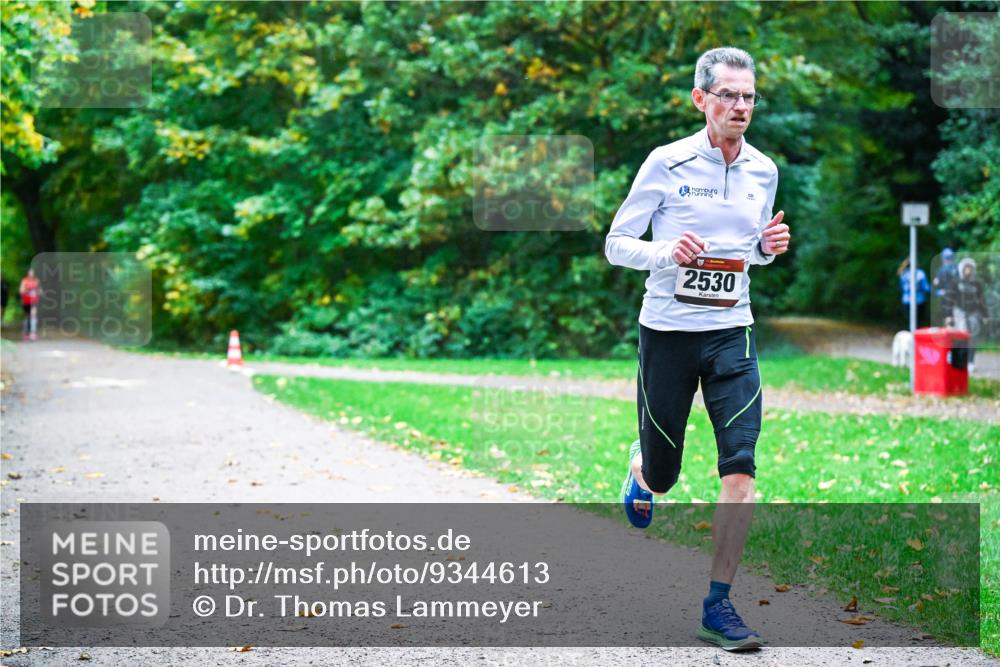 12.10.2025 - Bramfelder Halbmarathon 2025 Dr. Thomas Lammeyer http://msf.ph/oto/9344613 12.10.2025 10:11:17 Laufen 2530 meine-sportfotos.de