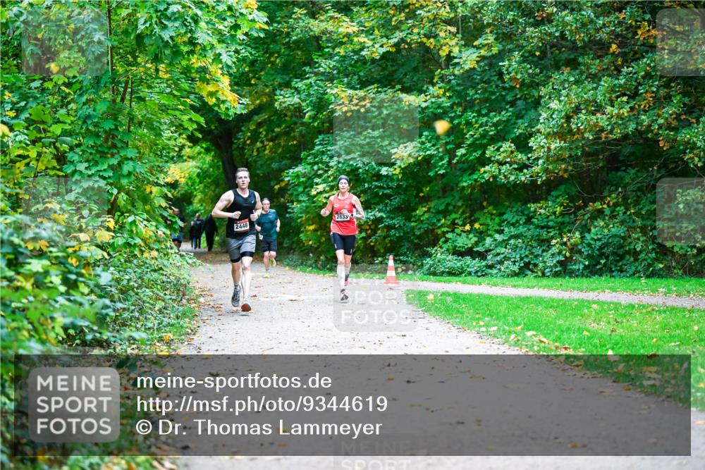 12.10.2025 - Bramfelder Halbmarathon 2025 Dr. Thomas Lammeyer http://msf.ph/oto/9344619 12.10.2025 10:11:24 Laufen 2448, 2633 meine-sportfotos.de