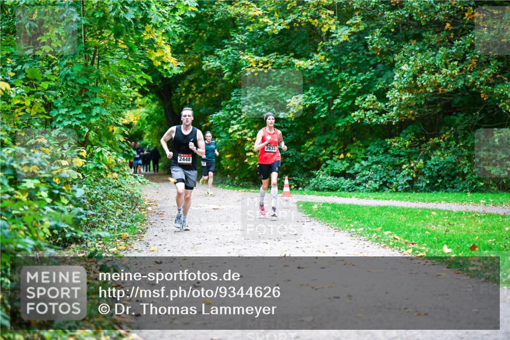 12.10.2025 - Bramfelder Halbmarathon 2025 Dr. Thomas Lammeyer http://msf.ph/oto/9344626 12.10.2025 10:11:25 Laufen 2448, 2633 meine-sportfotos.de