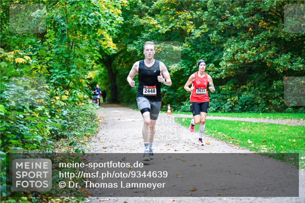 12.10.2025 - Bramfelder Halbmarathon 2025 Dr. Thomas Lammeyer http://msf.ph/oto/9344639 12.10.2025 10:11:27 Laufen 2448, 2633 meine-sportfotos.de