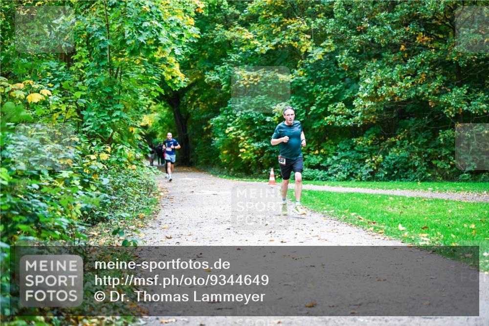 12.10.2025 - Bramfelder Halbmarathon 2025 Dr. Thomas Lammeyer http://msf.ph/oto/9344649 12.10.2025 10:11:29 Laufen 88 meine-sportfotos.de