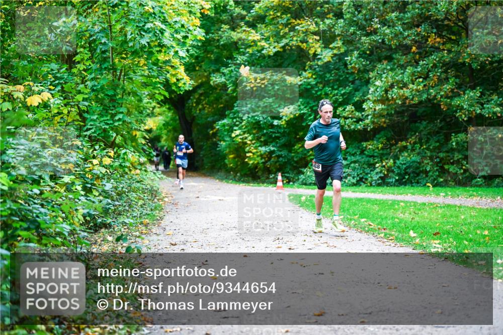 12.10.2025 - Bramfelder Halbmarathon 2025 Dr. Thomas Lammeyer http://msf.ph/oto/9344654 12.10.2025 10:11:30 Laufen 88 meine-sportfotos.de