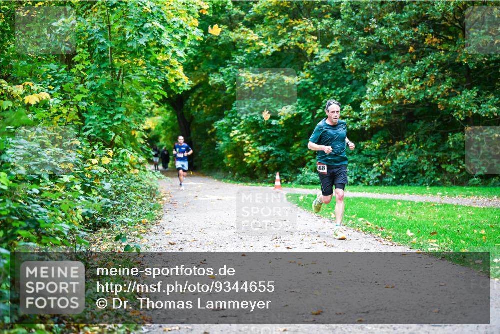 12.10.2025 - Bramfelder Halbmarathon 2025 Dr. Thomas Lammeyer http://msf.ph/oto/9344655 12.10.2025 10:11:30 Laufen 88 meine-sportfotos.de