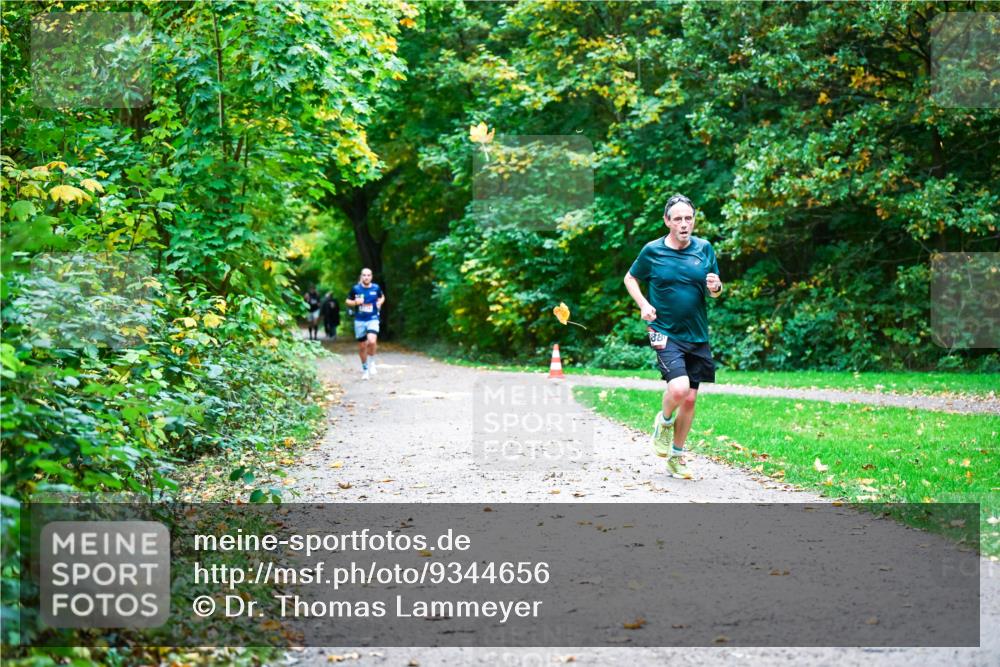 12.10.2025 - Bramfelder Halbmarathon 2025 Dr. Thomas Lammeyer http://msf.ph/oto/9344656 12.10.2025 10:11:30 Laufen  meine-sportfotos.de